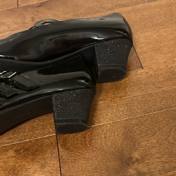 Black Patent Leather Mary Jane Shoes with double Velcro straps, size 6 - Picture 5 of 12